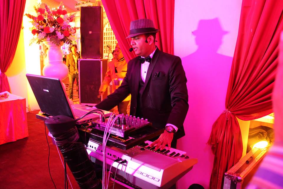 best male singer vadodara